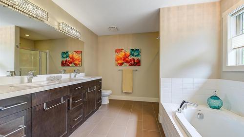 1-1865 Begbie Road, Kelowna, BC - Indoor Photo Showing Bathroom