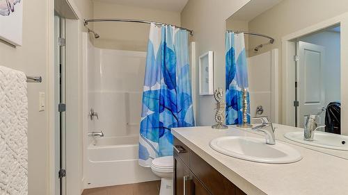 1-1865 Begbie Road, Kelowna, BC - Indoor Photo Showing Bathroom