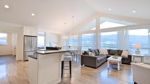 7345 Pointe Sage Drive, Coldstream, BC - Indoor
