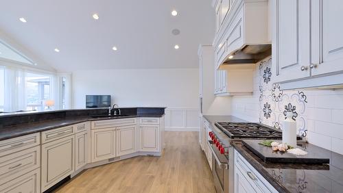7345 Pointe Sage Drive, Coldstream, BC - Indoor Photo Showing Kitchen With Upgraded Kitchen