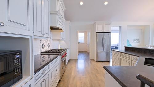 7345 Pointe Sage Drive, Coldstream, BC - Indoor Photo Showing Kitchen With Upgraded Kitchen