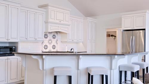7345 Pointe Sage Drive, Coldstream, BC - Indoor Photo Showing Kitchen