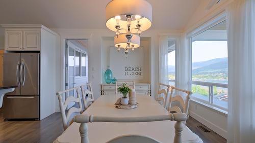 7345 Pointe Sage Drive, Coldstream, BC - Indoor Photo Showing Dining Room