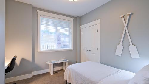 7345 Pointe Sage Drive, Coldstream, BC - Indoor Photo Showing Bedroom