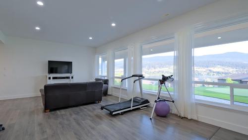 7345 Pointe Sage Drive, Coldstream, BC - Indoor