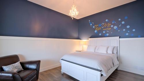7345 Pointe Sage Drive, Coldstream, BC - Indoor Photo Showing Bedroom