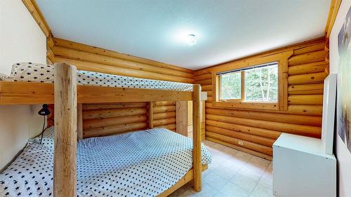 6770 Hockley Road, Jaffray, BC - Indoor Photo Showing Bedroom