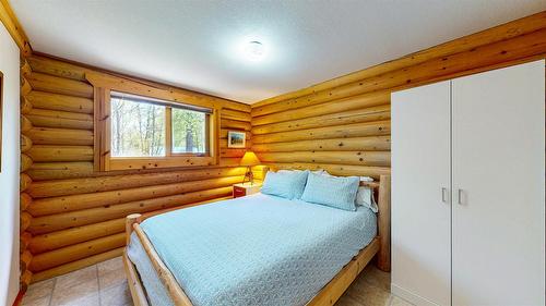 6770 Hockley Road, Jaffray, BC - Indoor Photo Showing Bedroom