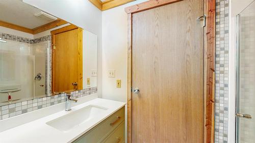 6770 Hockley Road, Jaffray, BC - Indoor Photo Showing Bathroom