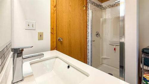 6770 Hockley Road, Jaffray, BC - Indoor Photo Showing Bathroom