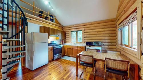 6770 Hockley Road, Jaffray, BC - Indoor