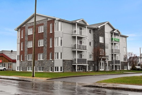 102-1334 Boul. Pie-XI N.  Québec (La Haute-Saint-Charles), QC G3J 0J9