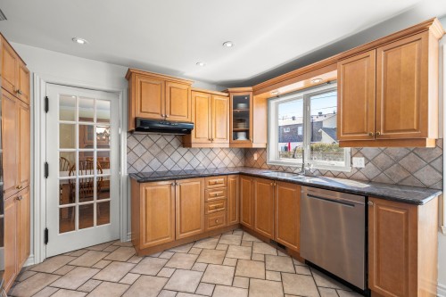 Cuisine - 65 Rue De Calais, Kirkland, QC - Indoor Photo Showing Kitchen