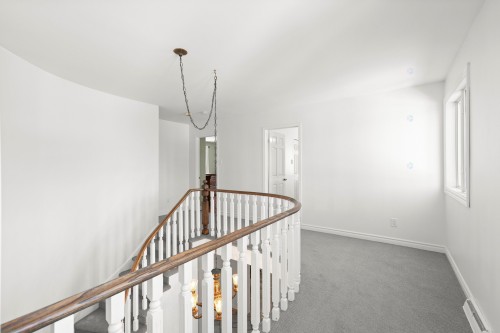 Hall d'entrée/Vestibule - 65 Rue De Calais, Kirkland, QC - Indoor Photo Showing Other Room
