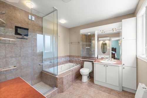 Salle de bains attenante à la CCP - 65 Rue De Calais, Kirkland, QC - Indoor Photo Showing Bathroom