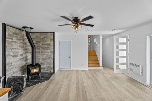 Salon - 280 Rg Montcalm, Saint-Esprit, QC 