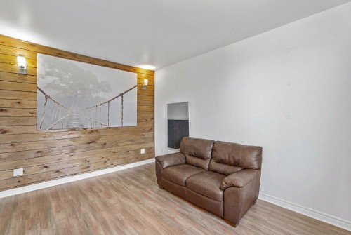 Salon - 280 Rg Montcalm, Saint-Esprit, QC 
