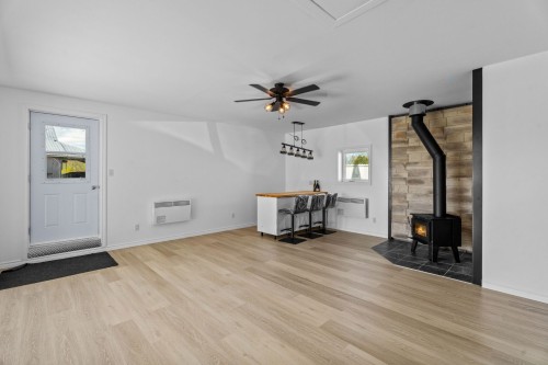 Salon - 280 Rg Montcalm, Saint-Esprit, QC 