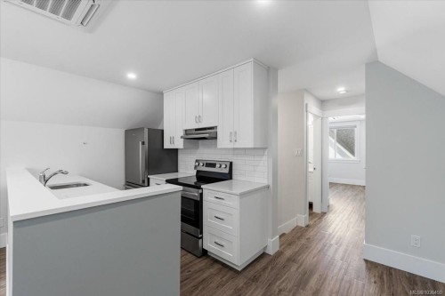 389 Whitmee Rd, Qualicum Beach, BC 