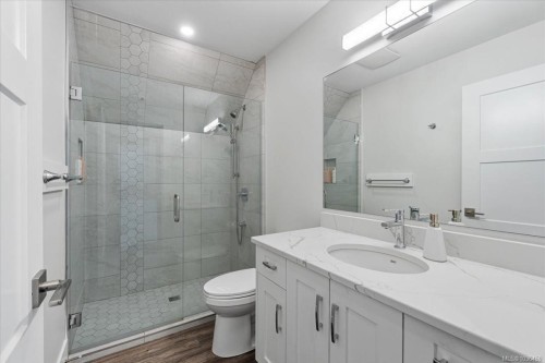 389 Whitmee Rd, Qualicum Beach, BC 