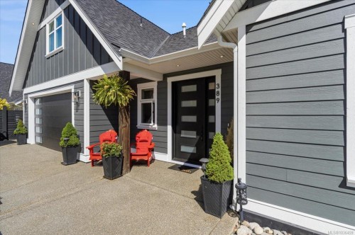 389 Whitmee Rd, Qualicum Beach, BC 