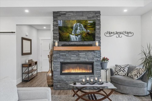 389 Whitmee Rd, Qualicum Beach, BC 