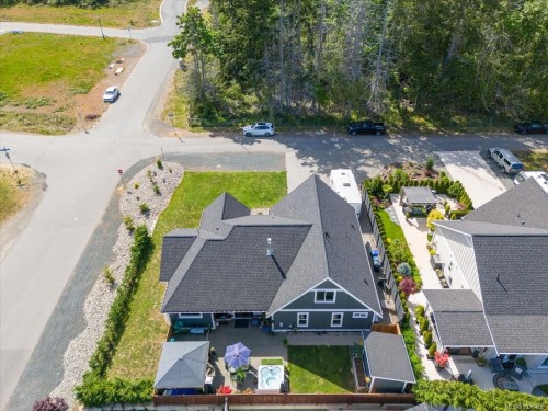 389 Whitmee Rd, Qualicum Beach, BC 