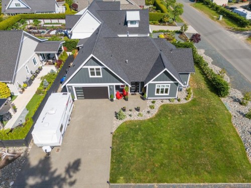 389 Whitmee Rd, Qualicum Beach, BC 