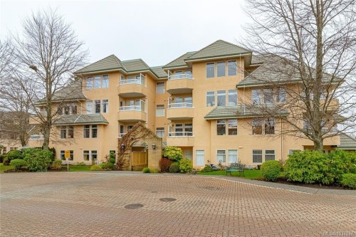 #201-2311 Mills Rd  Sidney, BC V8L 2C3