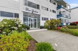 303-9560 Fifth St Sidney, BC V8L 2W5
