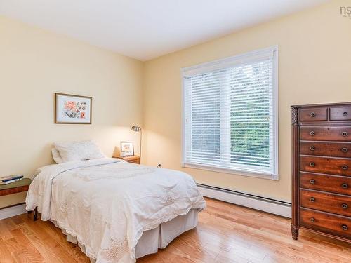 69 Bayview Road, Clayton Park, NS - Indoor Photo Showing Bedroom