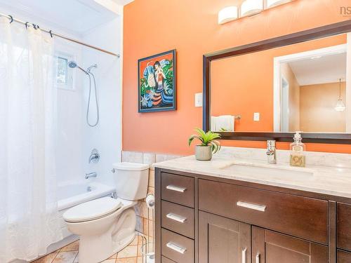 69 Bayview Road, Clayton Park, NS - Indoor Photo Showing Bathroom