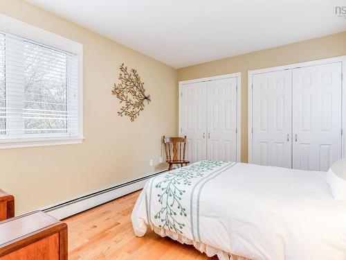 69 Bayview Road, Clayton Park, NS - Indoor Photo Showing Bedroom