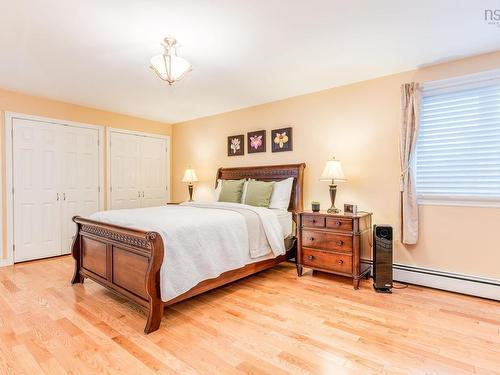 69 Bayview Road, Clayton Park, NS - Indoor Photo Showing Bedroom