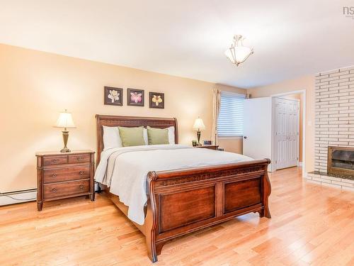 69 Bayview Road, Clayton Park, NS - Indoor Photo Showing Bedroom