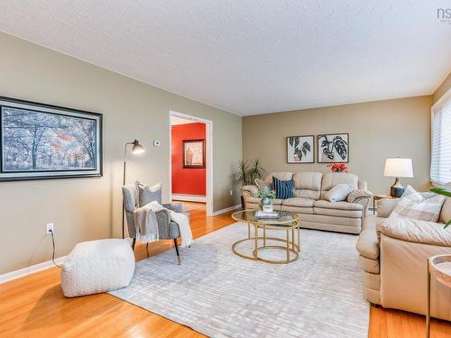 69 Bayview Road, Clayton Park, NS - Indoor Photo Showing Living Room