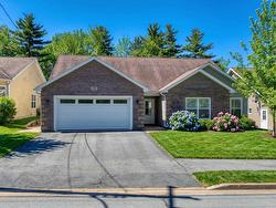 14 Roundhouse Drive Bridgewater, NS B4V 9A9