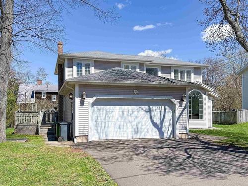 16 Lansdowne Avenue, Charlottetown, PE 
