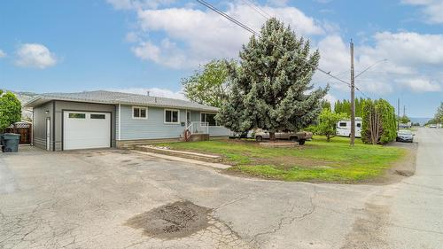 2255 FLEETWOOD Avenue  Kamloops, BC V2B 4S6