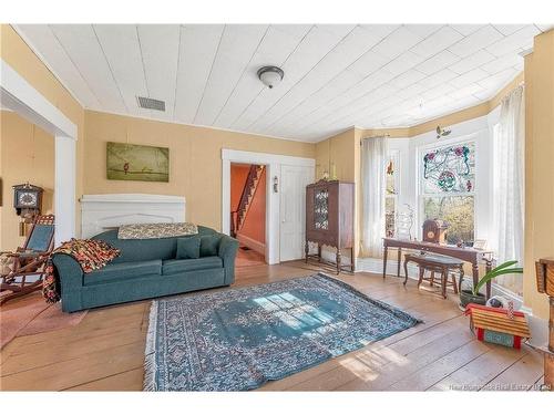 5 Pinewood St, Saint Stephen, NB 