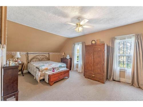 5 Pinewood St, Saint Stephen, NB 