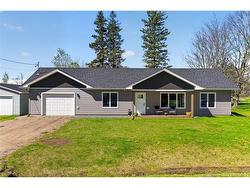 62 Veterans AVE Salisbury, NB E4J 2T2