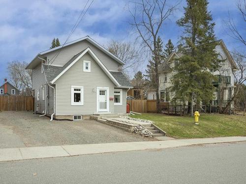286 Van Horne Street  Thunder Bay, ON P7A 3E9