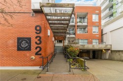 301-932 Johnson St Victoria, BC V8V 3N4