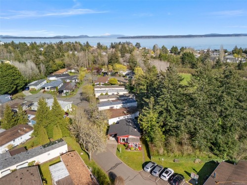 2129 Summergate Blvd, Sidney, BC 