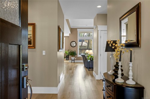 651 Eaglecrest Dr, Qualicum Beach, BC 