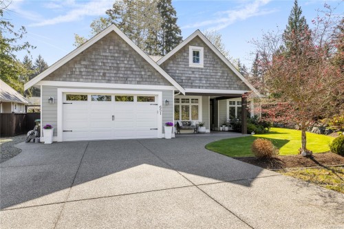 651 Eaglecrest Dr, Qualicum Beach, BC 