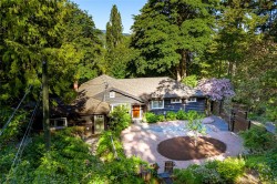5168 Santa Clara Ave Saanich, BC V8Y 1W4