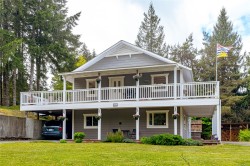 4041 Cambrai Rd Duncan, BC V9L 1N9