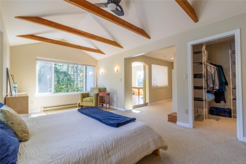 3721 Rum Rd, Pender Island, BC 